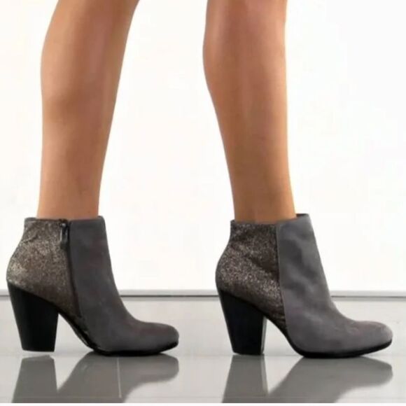 Vince Camuto Hariza glitter ankle boots in Urban Grey Bronzite 9.5 - Picture 1 of 11